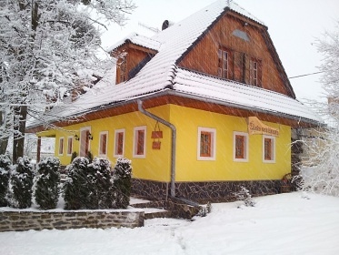 Chata s bazénem a wellness - Štiavnické vrchy