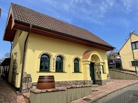 Chata a vinn sklep - Mutnice - jin Morava