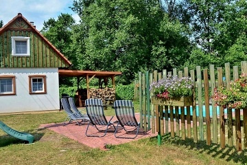 Chalupa s bazénem - Broumovské stěny - Adršpach