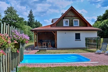 Chalupa s bazénem - Broumovské stěny - Adršpach