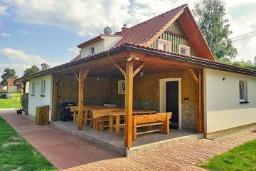 Chalupa s bazénem - Broumovské stěny - Adršpach