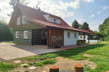 Chalupa s bazénem - Broumovské stěny - Adršpach