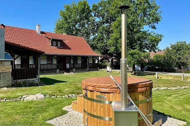 Chalupa �esk� Kanada - Kun�ak - ji�n� �echy