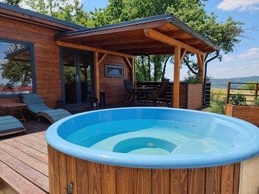 Glamping Prusiny - sauna a koupací sud