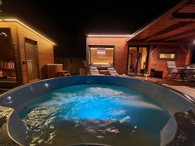 Recenze: Wellness glamping Prusiny - Netunice - hrad Radyn�