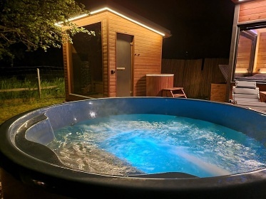Wellness glamping - Plze�sk� pahorkatina - Radyn�