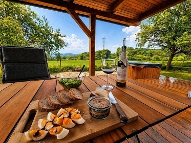 Wellness glamping - Plze�sk� pahorkatina - Radyn�