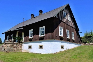 Chalupa baz�n a koupac� sud - Orlick� hory