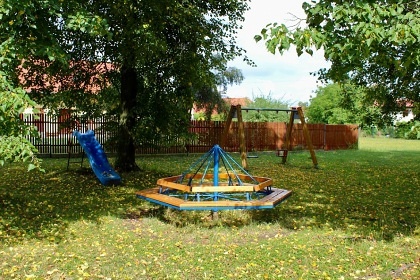 Chalupa s baz�nem - Vesel� nad Lu�nic� - T�ebo�sko