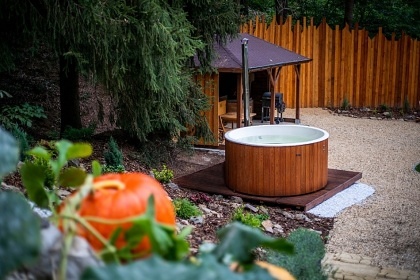 Glamping s wellness - Toulava - p�ehrada Slapy