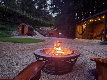 Glamping s wellness - Toulava - p�ehrada Slapy