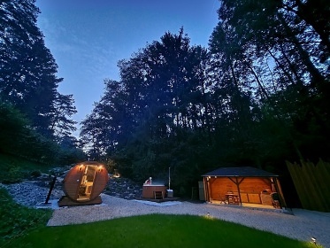 Glamping s wellness - Toulava - p�ehrada Slapy