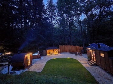 Glamping s wellness - Toulava - p�ehrada Slapy