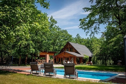 Srub bazén a wellness - Kerský les - park Mirakulum