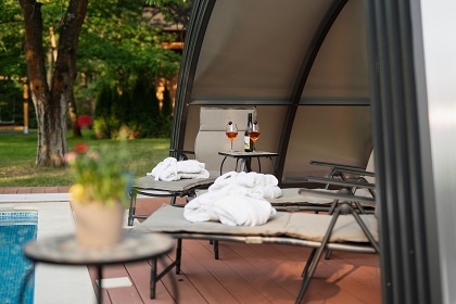 Srub bazén a wellness - Kerský les - park Mirakulum