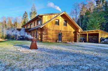 Wellness srub a koupac� jezero - Novohradsk� hory