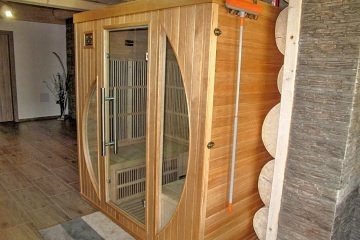 Wellness srub a koupac� jezero - Novohradsk� hory