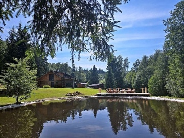 Wellness srub a koupac� jezero - Novohradsk� hory