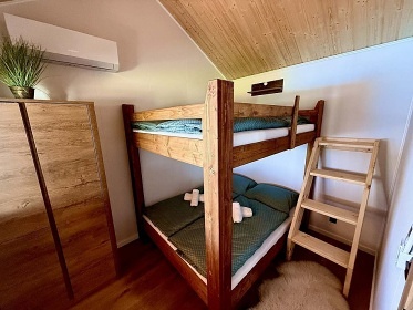 Chata s baznem - ZOO Dvr Krlov nad Labem