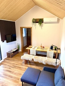 Chata s baznem - ZOO Dvr Krlov nad Labem