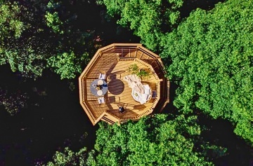 Glamping v korun�ch strom� - v�hled na Je�t�d