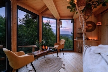 Glamping v korun�ch strom� - v�hled na Je�t�d