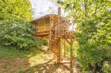 Glamping Treehouse a sauna - v�hled na Je�t�d