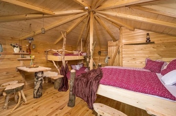 Glamping v lese - Treehouse a sauna - Je�t�d
