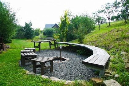 Chalupa a koupac� jez�rko - �ern� hora - Krkono�e