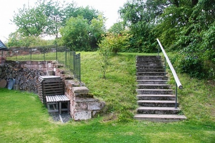 Chalupa a koupac� jez�rko - �ern� hora - Krkono�e