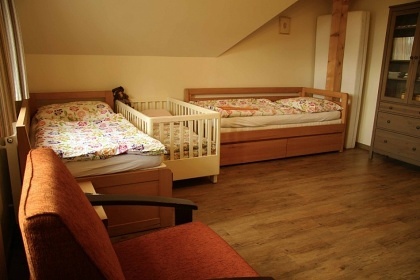 Chalupa a koupac� jez�rko - �ern� hora - Krkono�e