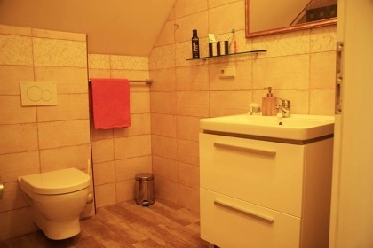 Chalupa a koupac� jez�rko - �ern� hora - Krkono�e