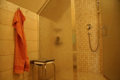 Chalupa a koupac� jez�rko - �ern� hora - Krkono�e