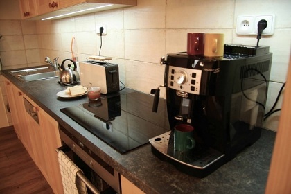 Chalupa a koupac� jez�rko - �ern� hora - Krkono�e