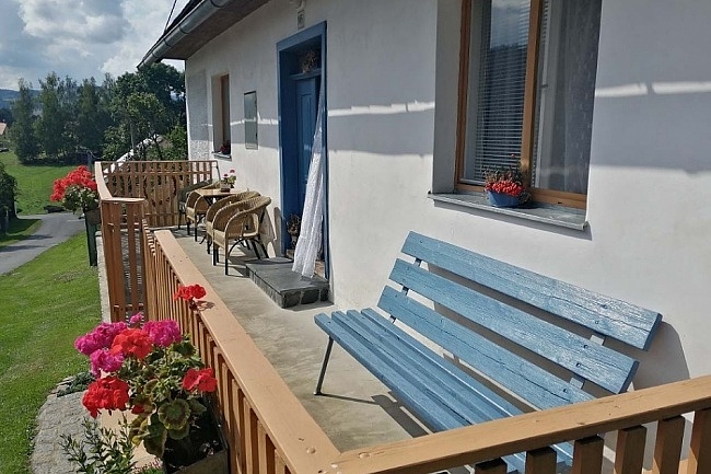 umavsk chalupa - vrch Borek - hrad Velhartice