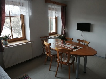 umavsk chalupa - vrch Borek - hrad Velhartice