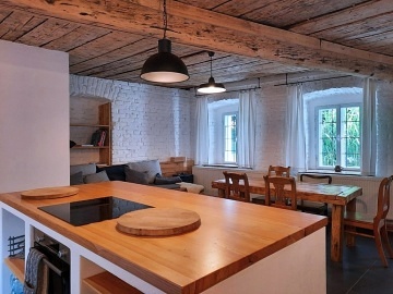 Chalupa ern v Poumav - jezero Lipno - Frymburk