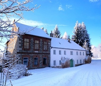 Chalupa ern v Poumav - jezero Lipno - Frymburk