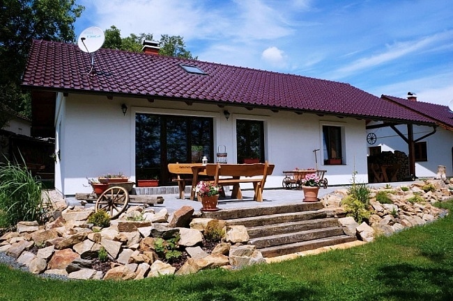 Rodinn� chaty u S�zavy - sauna a koupac� sud