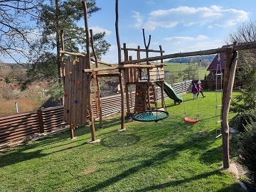 Rodinn� chaty u S�zavy - sauna a koupac� sud