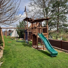 Rodinn� chaty u S�zavy - sauna a koupac� sud