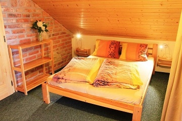 Rodinn� chaty u S�zavy - sauna a koupac� sud