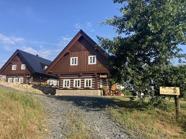 Roubenky u Kouteckého potoka - hrad Lipnice