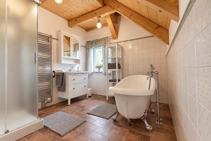 Roubenky u Kouteck�ho potoka - hrad Lipnice