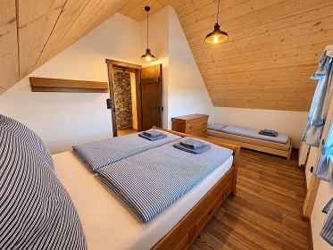 Roubenky u Kouteck�ho potoka - hrad Lipnice