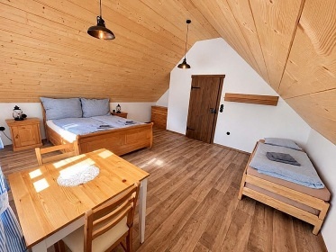 Roubenky u Kouteck�ho potoka - hrad Lipnice