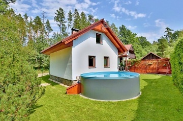 Chata s baz�nem - Plan� nad Lu�nic� - ji�n� �echy