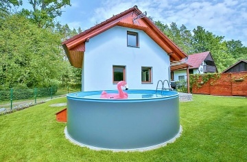 Chata s baz�nem - Plan� nad Lu�nic� - ji�n� �echy