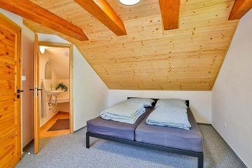 Chata s baz�nem - Plan� nad Lu�nic� - ji�n� �echy