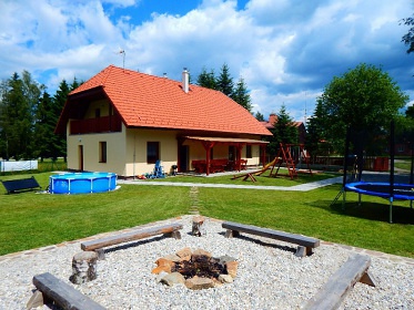 Chalupa s baz�nem u jezera Lipno - Horn� Plan�